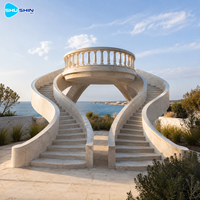 Escalier en marbre avec rampes, marches doublement courbées, balustrade sculptée à la main pour villa, hôtel, jardin, lieu de mariage, décoration d'entrée