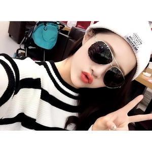 แว่นกันแดดนักบินคลาสสิก ทรง Unisex กรอบสีทอง เลนส์ PC ป้องกัน UV400 สำหรับกิจกรรมกลางแจ้ง แฟชั่นสไตล์ขับรถ - Product Image 5