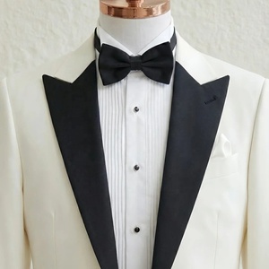 <span class=keywords><strong>Costume</strong></span> de <span class=keywords><strong>mariage</strong></span> sur mesure, <span class=keywords><strong>costume</strong></span> de smoking pour <span class=keywords><strong>homme</strong></span> en satin sur revers/boutons et poche basse, blanc et noir - Product Image 2