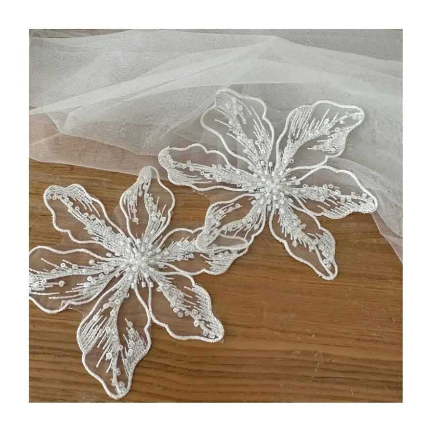 Affinity Perlen Pailletten Spitzenstoff Blumen zur Verzierung 3D weiße Stickerei florales Applikatstoff