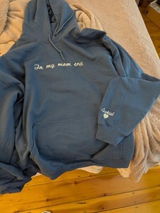 In mia mamma Era felpa ricamata personalizzata e felpa con cappuccio tessuto 3D modello regalo perfetto per la nuova mamma inverno e autunno - Product Image 4