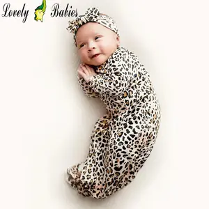 사랑스러운 아기 맞춤형 아기 매듭 가운 세트 대나무 저지 슈퍼 편안한 인쇄 대나무 아기 매듭 가운 모자