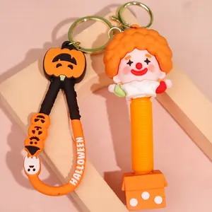 Grosir gantungan kunci dekoratif PVC silikon lembut pereda stres Halloween gantungan kunci karet badut kartun labu lucu untuk suvenir