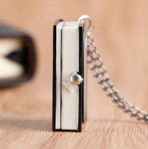 Montre de poche en quartz Death Note, petite taille, forme de <span class=keywords><strong>livre</strong></span> noir, pendentif collier, cadeaux d'anniversaire pour hommes, femmes et enfants - Product Image 3