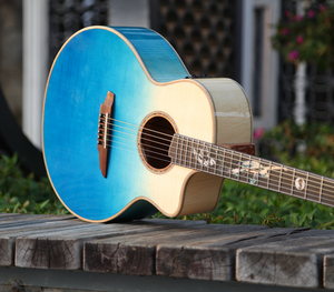 Plateau en bois massif d'érable et d'épicéa. Guitare Maple Back de 41 pouces, avec touche en palissandre et sculptures exquises sur le dos. - Product Image 3
