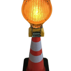 Balise de sécurité routière à LED ambrée à énergie solaire OEM Feu clignotant solaire haute luminosité pour barricade - Product Image 2