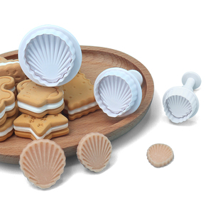 Bộ khuôn làm bánh hình vỏ sò mini 3 chiếc màu trắng - Product Image 1