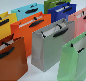 Trắng đen sang trọng nghệ thuật bền giấy mua sắm túi với Ribbon xử lý và cán tùy chọn biểu tượng tùy chỉnh - Product Image 1