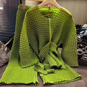 Pantaloni a due pezzi con pieghe a compressione in vita occidentale, set 2024 autunno, nuovo abito plissettato da donna - Product Image 1