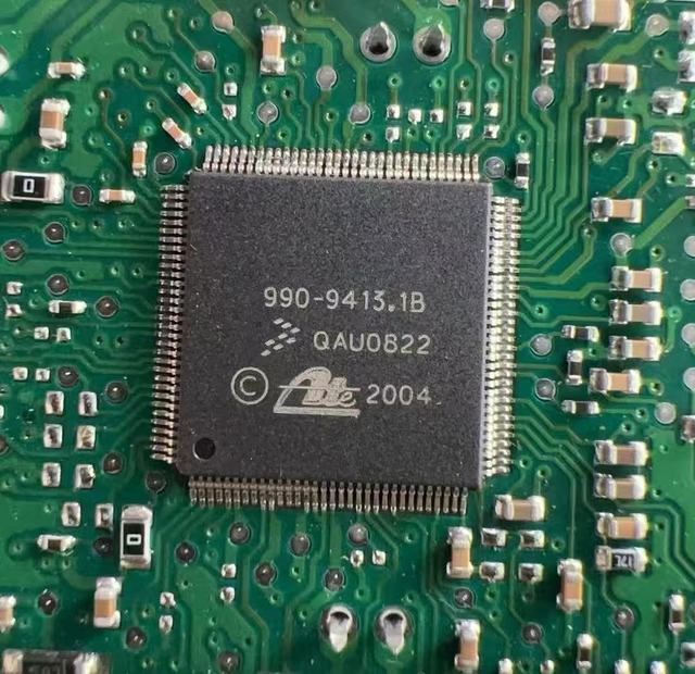 For Chip 990-9413.1B, 5895-5220C, Automotive ABS Main Control Chip, Fully Tested and Guaranteed Communication.