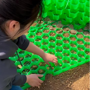 Yüksek kaliteli HDPE plastik finişer/ızgara bahçe açık peyzaj parkı için Driveway Mat çim dikim ve parke için kullanın - Product Image 1