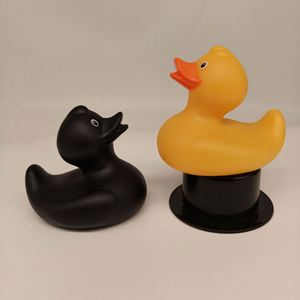 Vente en gros de jouets de bain pour bébés, canard noir géant en caoutchouc souple de 3 pouces, avec son, couleur unie, pour jouer dans l'eau - Product Image 2
