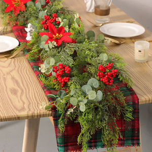 Guirnalda navideña fácil de conseguir con bayas rojas y flores de 2 m para decoración de pared del hogar - Product Image 2