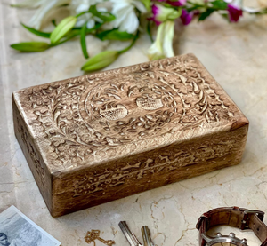 प्रीमियम हाथ से नक्काशीदार लकड़ी के बक्से के लिए जीवन डिजाइन के पेड़ के साथ प्रीमियम हाथ से नक्काशीदार लकड़ी के बॉक्स - Product Image 1