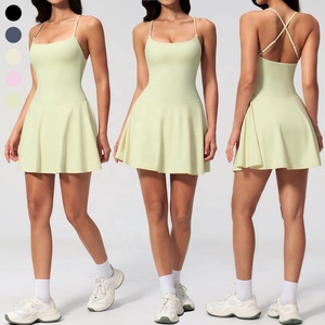 Robe de sport athlétique pour femme à col carré et dos croisé réglable, idéale pour le tennis, le golf, l'entraînement et le pickleball, une pièce - Product Image 4