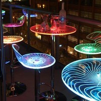 PLUS DESIGN éclairage LED table haute et chaise Creative bar Club extérieur hôtel led coloré cocktail table bar chaise combinaison