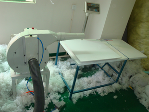 Machine de remplissage de petits coussins d'oreiller Machine de remplissage de jouets en peluche Machine de soufflage de canapé en éponge déchiquetée en coton - Product Image 6