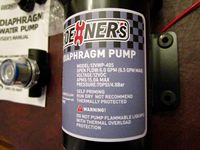 Bomba de Agua Potable de 12V y Cuatro Cámaras de Bajo Ruido para RV con Interruptor Automático, Protección Contra Funcionamiento en Seco y Autocebado