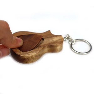 Vente en gros OEM étui à médiators en bois massif personnalisé avec logo personnalisé-Porte-clés inclus Nouveau style de pièces d'instruments à cordes - Product Image 4