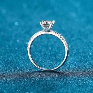 Bagues de fiançailles en argent sterling 925 avec moissanite 2 carats VVS1D, plaquées rhodium, sertissage clos, cadeau pour femme, vente en gros - Product Image 2