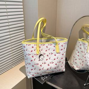 Nouveau style été 2026 : Sac fourre-tout <span class=keywords><strong>en</strong></span> PU imperméable pour filles, motif cerise, tendance, imprimé texturé, double poignée, idéal printemps/automne - Product Image 4