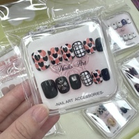 Uñas postizas con patrón cuadrado de almendra medio-corto con diseño francés brillante colorido para niñas, nuevos productos a presión para dedos
