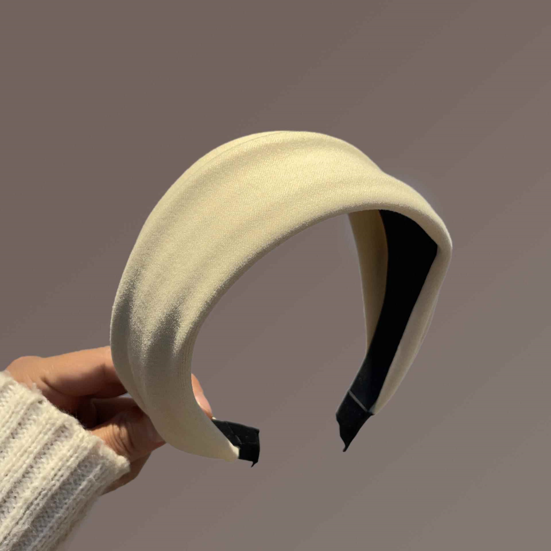 Wide-brimmed woolen headband-rice white