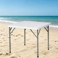 Table de barbecue en plastique HDPE confortable avec pieds pliants en métal Carré d'extérieur pliable moderne 85*85CM