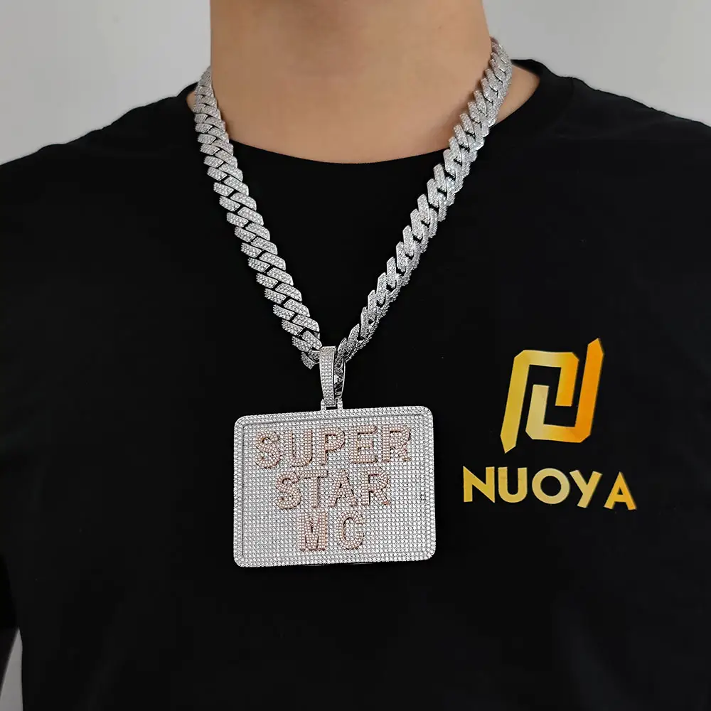 NUOYA Logo personalizzato gioielli Hip Hop placcato in oro 18 carati ghiacciato ciondolo moda Bing CZ