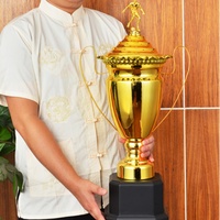 Trophée de football en métal doré en promotion – Coupe personnalisée pour compétitions sportives et cérémonies – Souvenir