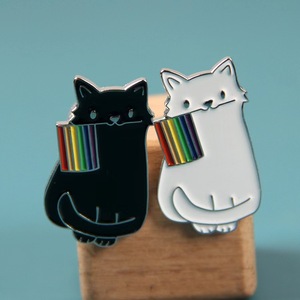 Épinglette de col en émail arc-en-ciel gay, motif chat mignon de dessin animé, d'une qualité supérieure et à prix abordable - Product Image 6