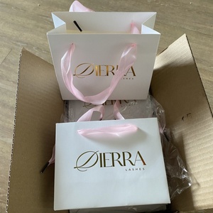 Emballage en carton boutique en tissu personnalisé de marque sac cadeau en papier rose <span class=keywords><strong>bon</strong></span> <span class=keywords><strong>marché</strong></span> mat avec votre propre logo pour les petites entreprises - Product Image 1