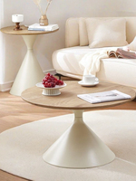 Table basse en bois de style crème minimaliste moderne pour petit appartement pour le salon avec sens avancé