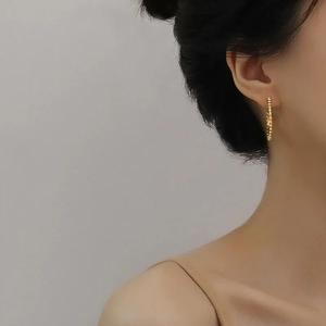 ต่างหูสตั๊ดรูปตัวซีชุบทอง18K ของผู้หญิงรูปทรงเรขาคณิตสแตนเลสสีเงินสเตอร์ลิงมันเงา - Product Image 5