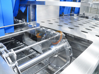 Laveuse commerciale à double canal pour caisses, paniers en plastique, plateaux de cuisson, boîtes et palettes