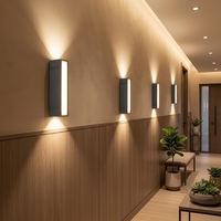 Applique murale LED verticale longue et élégante 12W en aluminium moulé sous pression IP65 étanche pour extérieur, villa, porche, cour
