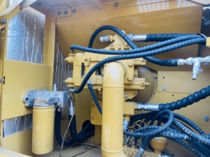 Excavadora de cadenas Caterpillar CAT 325B 325C usada de 25 toneladas para construcción de carreteras e ingeniería civil - Product Image 2
