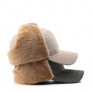 Casquette de baseball d'hiver personnalisée à carreaux avec protège-oreilles pour fabricants - Product Image 3