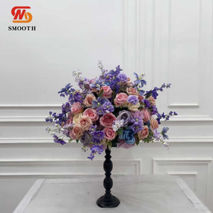 Ensemble de toile de fond d'arche florale personnalisée pour événements de mariage romantiques, avec centre de table en boule de fleurs violettes - Product Image 4