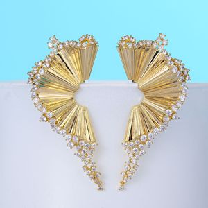 Eleganti <span class=keywords><strong>orecchini</strong></span> pendenti in cristallo placcato oro da <span class=keywords><strong>donna</strong></span> alla moda Non forati con <span class=keywords><strong>Clip</strong></span> geometrica a ventaglio a forma di ventaglio gioielli in lega - Product Image 4