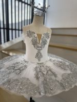 Gaun Tutu Balet Swan Lake Putih Perak untuk Anak Perempuan, Tutu Pancake Profesional Berhias Renda dan Berlian Imitasi, Kostum Tari Anak-anak