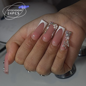 Europese Amerikaanse stijl lange kistvormige opzetnagels 24 stuks nude roze Franse tip nagels vlinder strass steentjes - Product Image 6