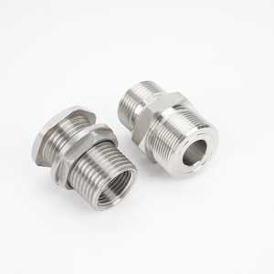 Centre d'usinage de précision CNC Longze Machinery, tournage de pièces sur mesure avec une tolérance de 0,01 mm et finition de surface. - Product Image 2