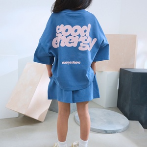 Ensemble <span class=keywords><strong>Vêtements</strong></span> Enfants Filles Été 2025, T-Shirt et Short Oversize Personnalisés avec Lettres et Impression Gonflée 3D - Product Image 1