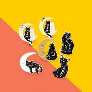 Lune Chat Noir Chat Motif Mignon Pins Dessin Animé Mignon Mode Badges Vêtements Sac Chapeau Bijoux Enfants Amis Coulée Souvenir Cadeaux - Product Image 1