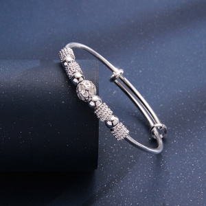 กำไลข้อมือแฟชั่นวินเทจสำหรับผู้หญิง ดีไซน์หรูหรา ชุบเงิน ประดับลูกปัด ดีไซน์เฉพาะตัว อุปกรณ์เสริมนำโชค - Product Image 3