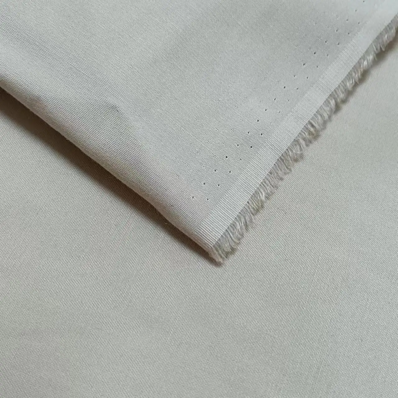 Прямое производство отбеливатель T/C 65/35 32S рубашка саржевая ткань