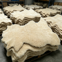 Peau de mouton bouclée 100% naturelle, matière première authentique, fourrure de mouton bouclée pour la fabrication de chaussures et de vêtements, vente en gros en usine