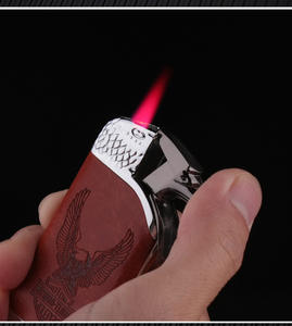 Fabrika çıkış fiyatı kartal kafa metal deri rüzgarlık çakmak kişilik yaratıcı düz şarj şişme çakmak - Product Image 3