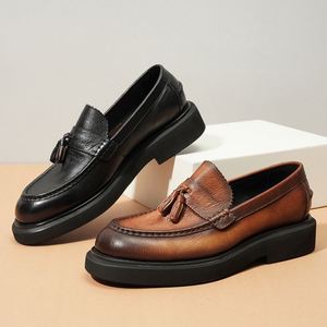 รองเท้าโลฟเฟอร์พื้นหนาแบบใหม่ หนังวัวแท้ชั้นแรก สไตล์เกาหลี ประดับพู่ผูกเชือก รองเท้าสำหรับงานปาร์ตี้ ลายปะติด น้ำหนักเบา กันลื่น - Product Image 1